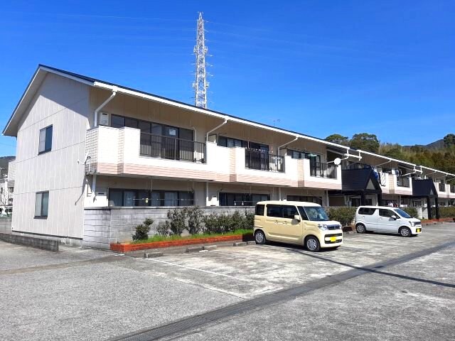 物件外観写真1　(2021年3月撮影)