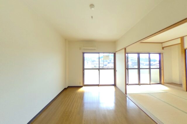 物件内観写真3　(2021年3月撮影)