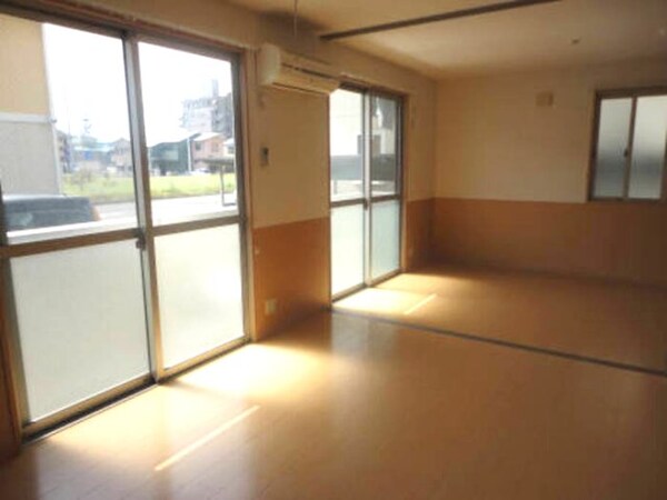 居室(105 LDK･南西洋室)
