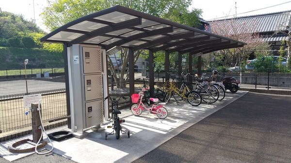 建物設備(駐輪場・宅配ボックス)