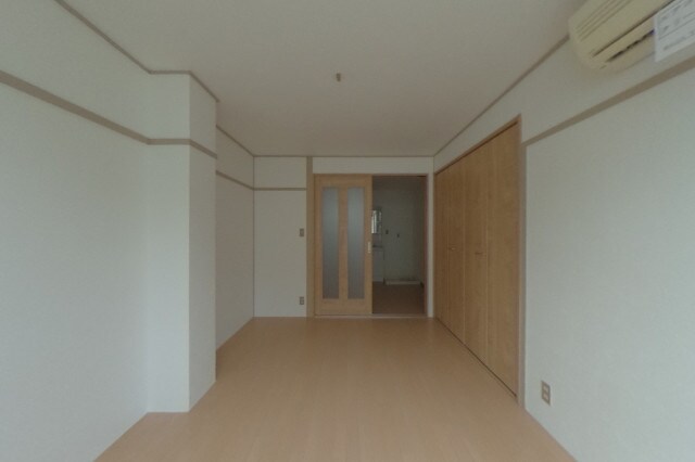 物件内観写真2　(写真と現況が異なる場合は現況を優先致します。)