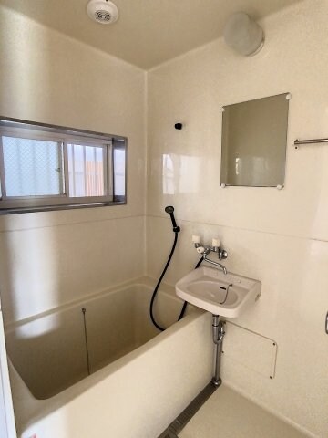 物件内観写真8　(現況が相違する場合は現況を優先致します。)