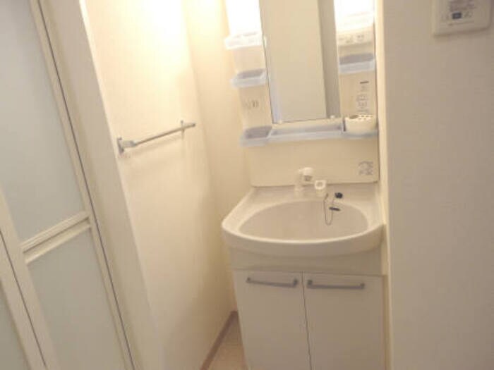 物件内観写真6　(103 洗髪洗面化粧台)