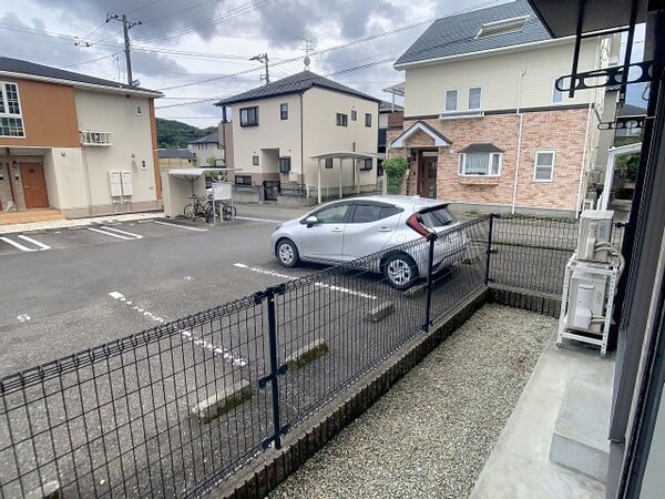 庭(2025年6月撮影)