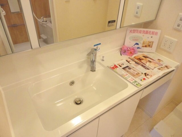 物件内観写真8　(洗髪洗面化粧台)