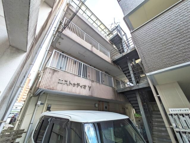 物件外観写真1　(現況が相違する場合は現況を優先致します。)