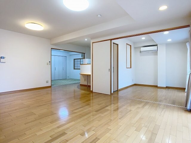 物件内観写真3　(2025年10月撮影※現況を優先します。)