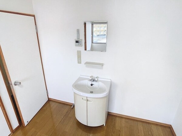 洗面・脱衣所(2024年10月撮影)