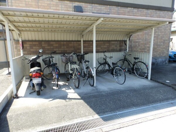 建物設備(駐輪場)