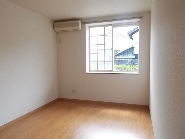 物件内観写真6　(居室・リビング)