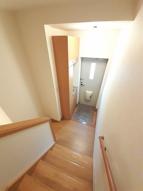 物件内観写真13　(玄関)