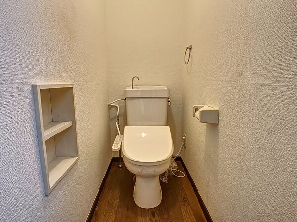 トイレ(2023.10撮影　現況が相違する場合は現況を優先致します。)