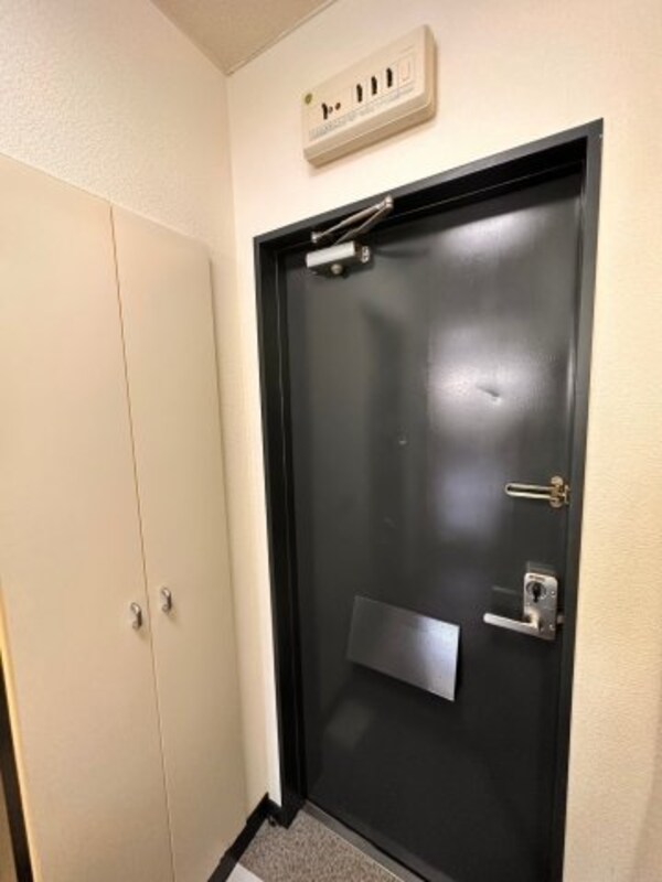 玄関(2024年9月撮影※現況を優先します。)