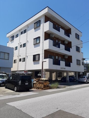 物件外観写真1　(現況が相違する場合は現況を優先致します。)