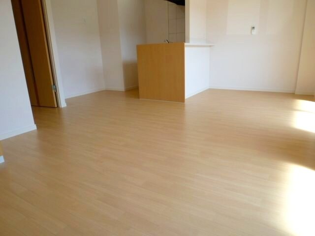 物件内観写真3　(リビング)