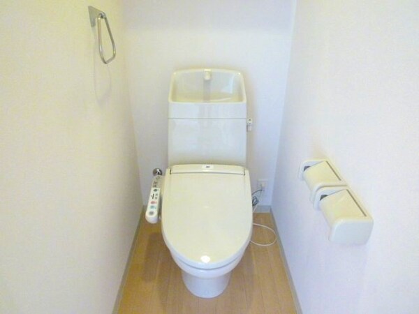 トイレ(シャワー付トイレ)