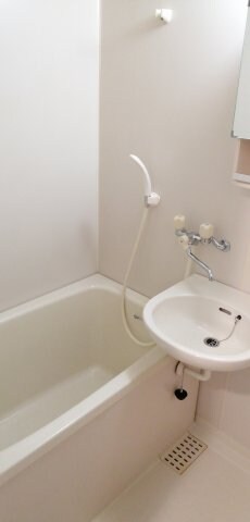 物件内観写真12　(同タイプ間取り別室の写真です。（216）)