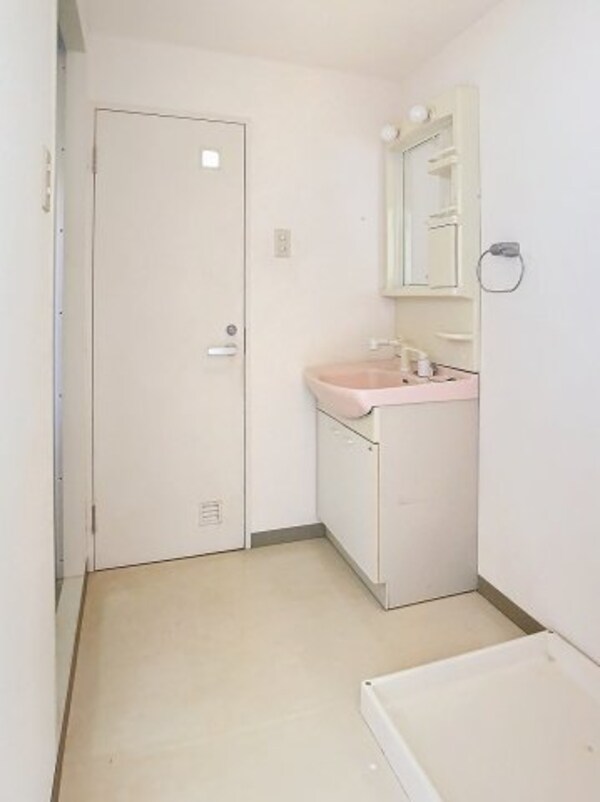 洗面・脱衣所(2025年1月撮影※現況を優先致します。)