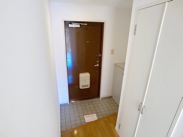 玄関(2025年10月撮影※現況を優先します。)