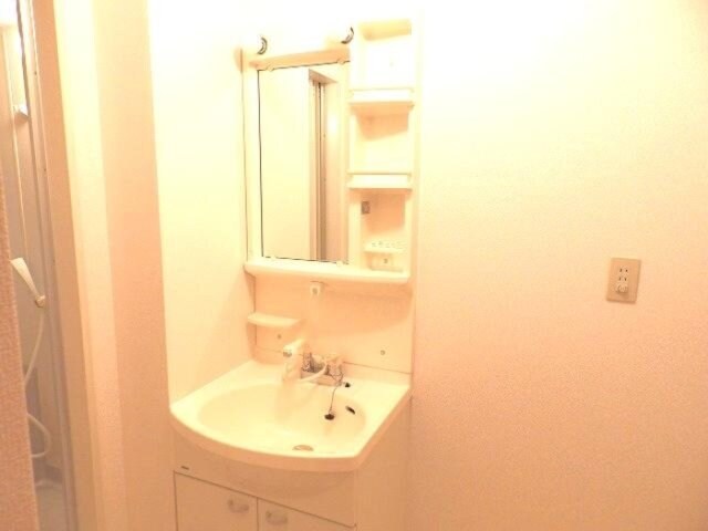 物件内観写真8　(洗髪洗面化粧台)