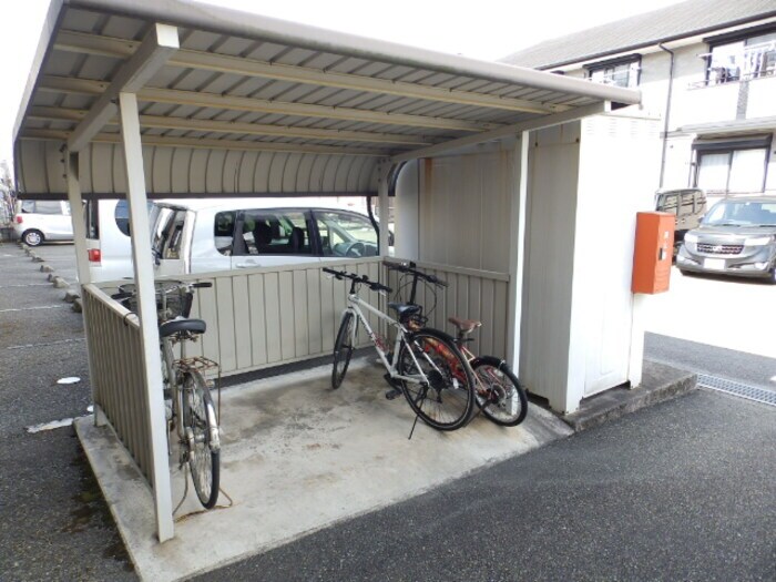 物件内観写真16　(駐輪場)
