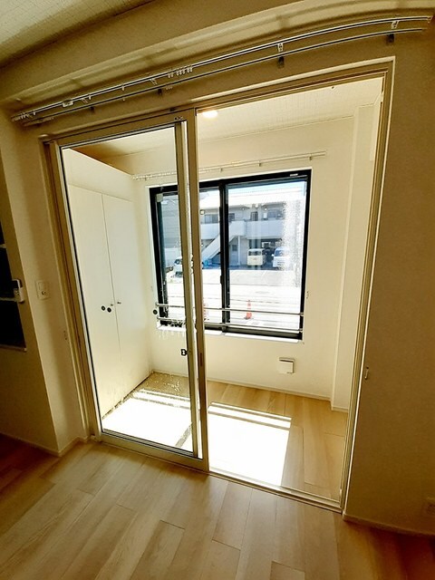 物件内観写真11　(サンルーム)