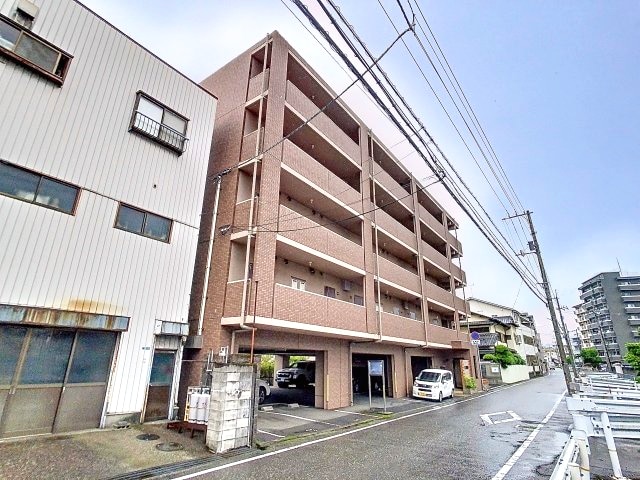 物件外観写真1　(2025年5月撮影)