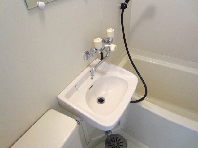 物件内観写真5　(写真と現況が相違する場合は現況を優先致します。)