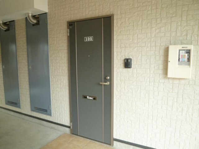 物件内観写真15　(現況が相違する場合は現況を優先致します。2011年6月撮影。)