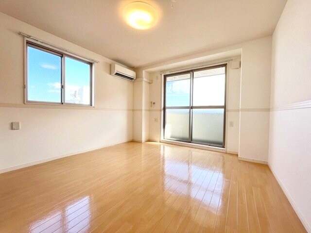 物件内観写真2　(洋室)