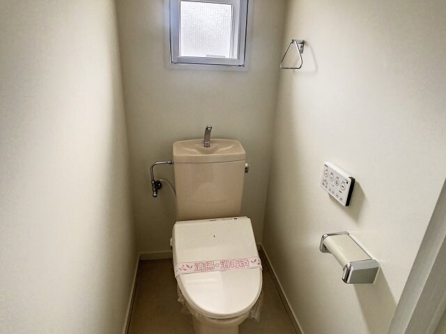 物件内観写真5　(2022年8月撮影)