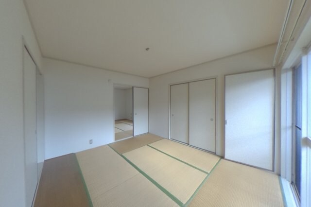 物件内観写真13　(現況が相違する場合は現況を優先致します。)