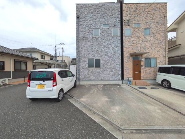 物件外観写真1　(2025年10月撮影※現況を優先します。)