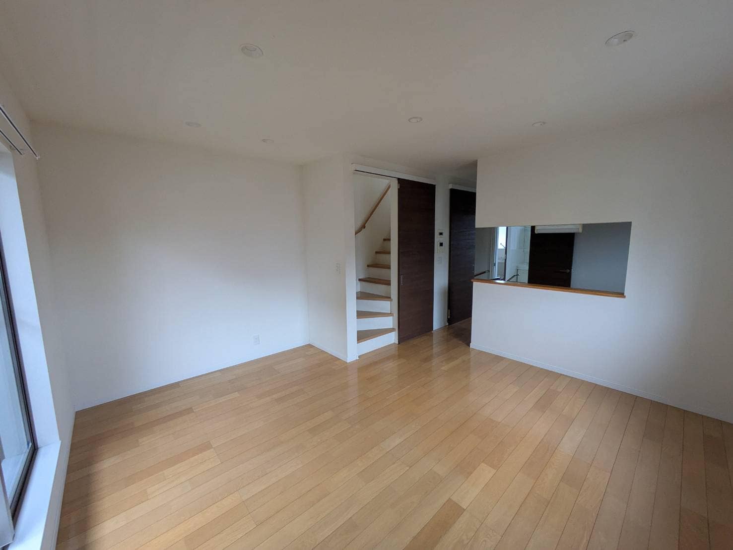 物件内観写真3　(2025年10月撮影※現況を優先します。)