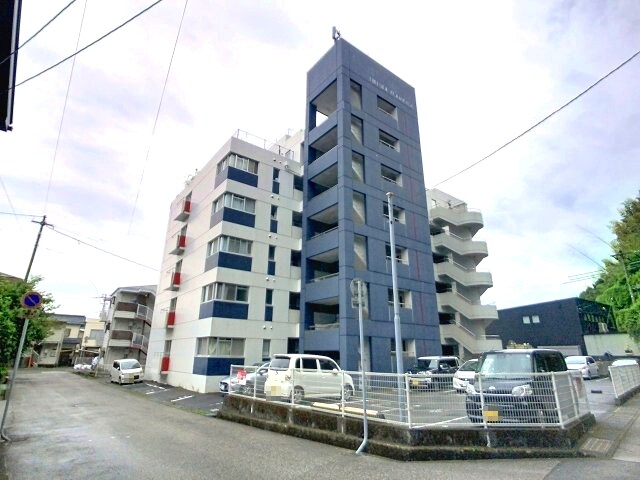 物件外観写真1　(2025年10月撮影)