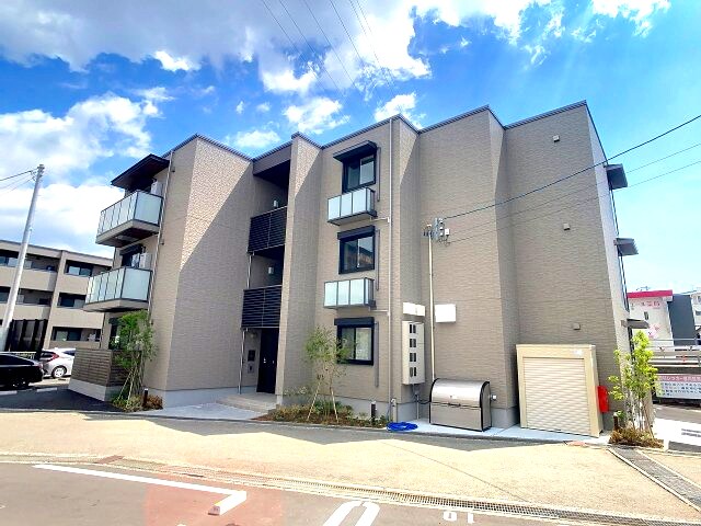 物件外観写真1　(2025年8月撮影)