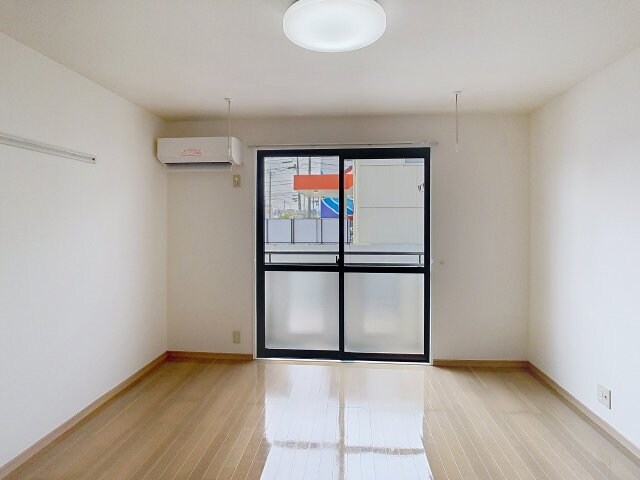 物件内観写真2　(現況を優先します。（撮影時期：2025年8月）)