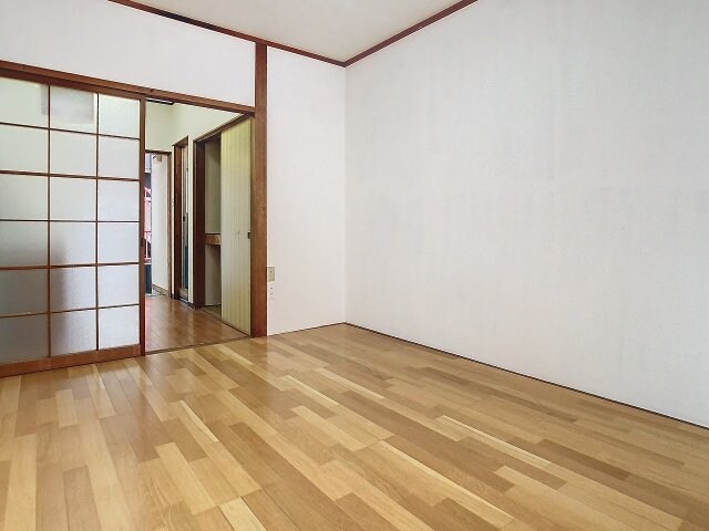 物件内観写真2　(現況を優先します。（撮影時期：2024年7月）)