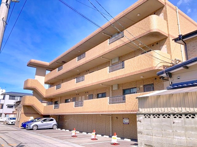 物件外観写真1　(2025年9月撮影)