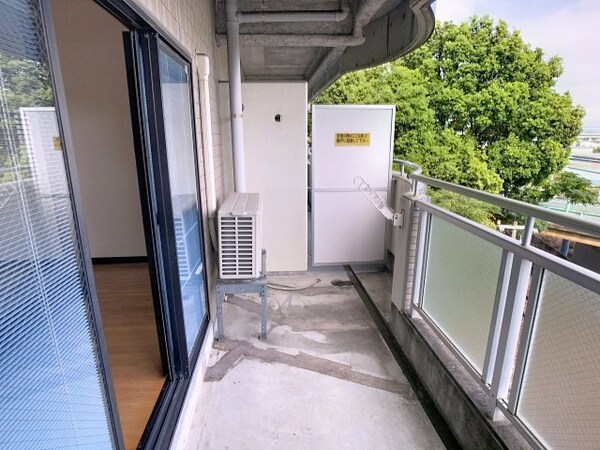 バルコニー(2025年10月撮影※現況を優先します。)