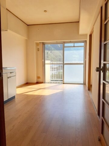 物件内観写真2　(2021年10月撮影)