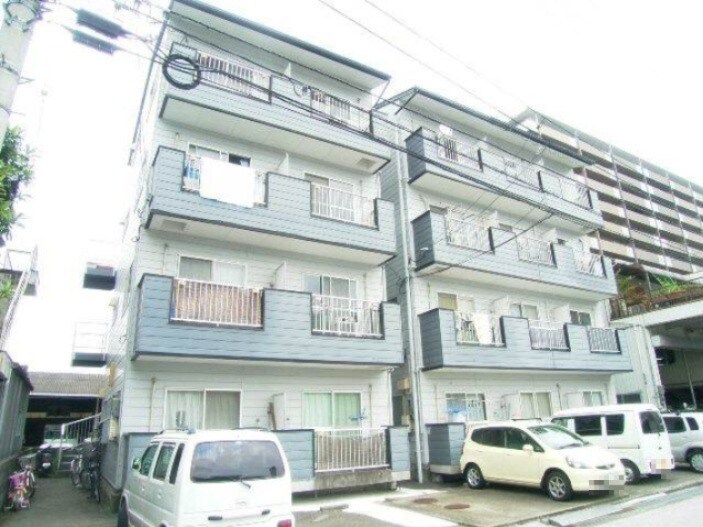 物件外観写真1　(現況が相違する場合は現況を優先致します。)