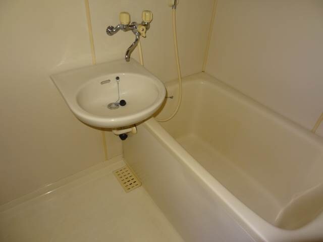 物件内観写真4　(現状と異なる場合は現状を優先します。)