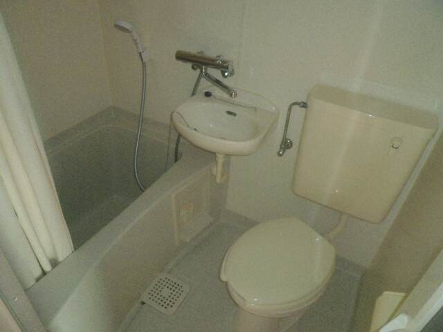 物件内観写真4　(2017年4月撮影)