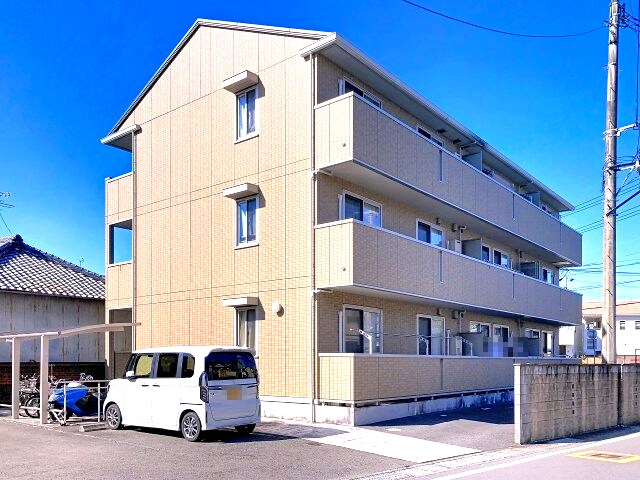 物件外観写真1　(2025年10月撮影)