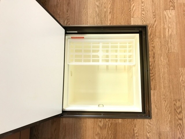 物件内観写真14　(床下収納)