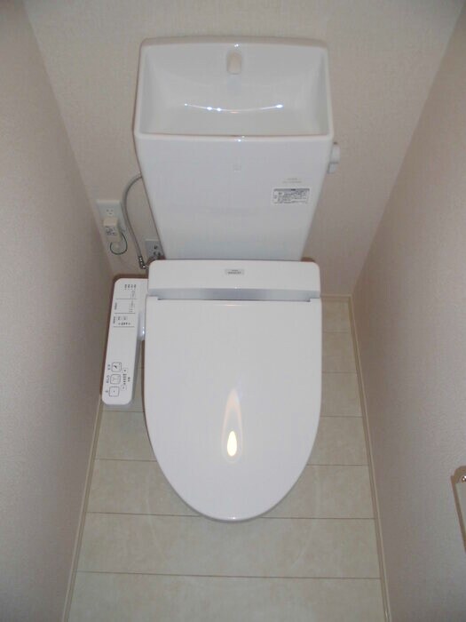 物件内観写真5　(トイレ)