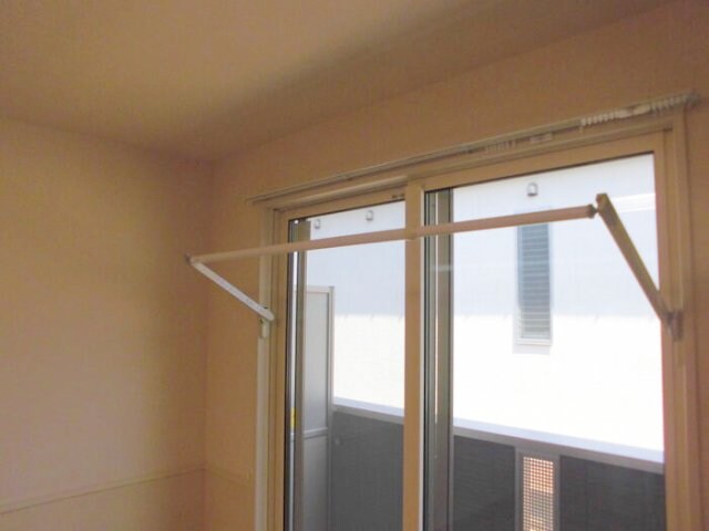 物件内観写真12　(室内物干し)