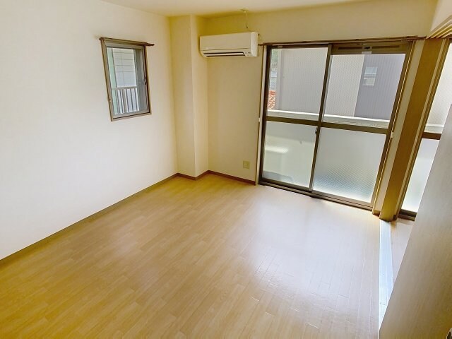 物件内観写真3　(現況が相違する場合は現況を優先致します。2025年9月撮影。)