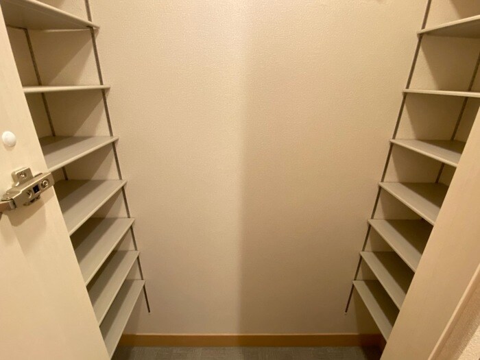 物件内観写真11　(シューズクローク)